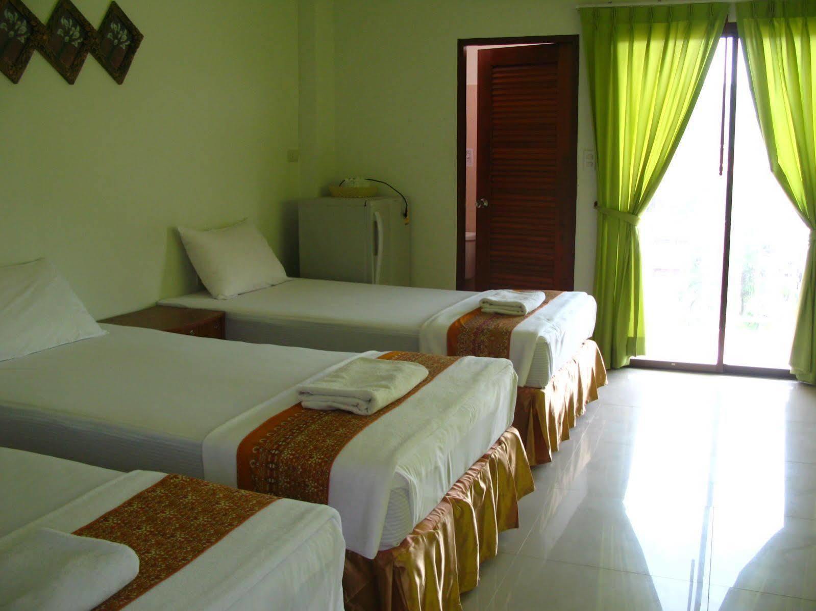 Patong G&B Guesthouse מראה חיצוני תמונה